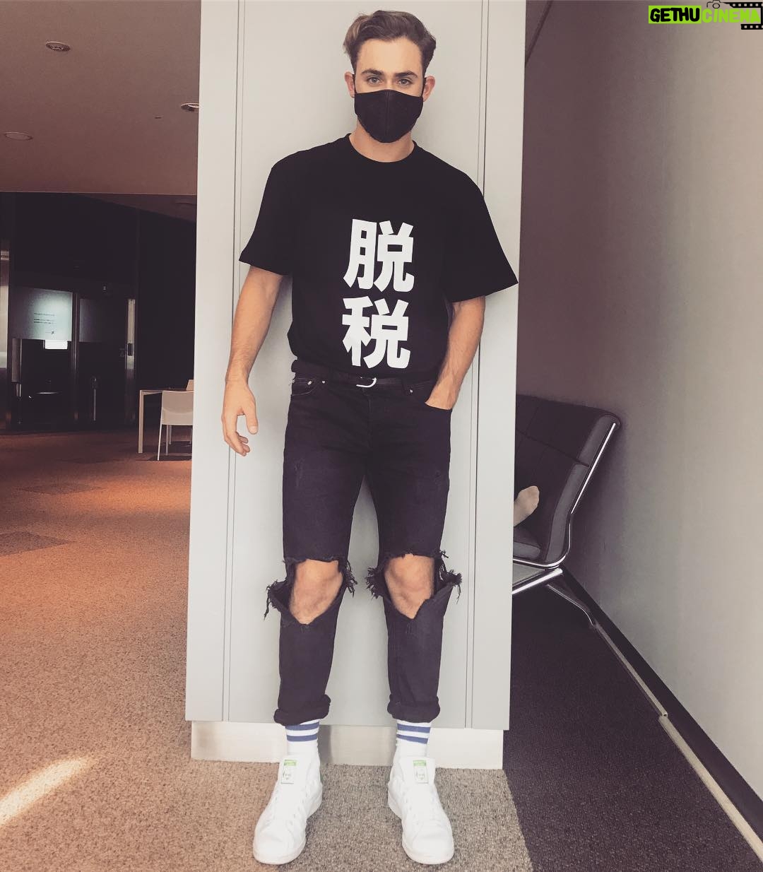 Dacre Montgomery Instagram - Tax Evasion. Tokyo 東京鐵塔