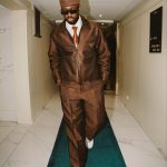 Dadju Djuna Nsungula Instagram – « Parce que j’ai ce petit quelque chose… »

Tenue imaginé, confectionné, perfectionné, conditionné et tout s’qui finit en né par mon miel Ultime 🍯👑❤️
@childrenofafrica.officiel