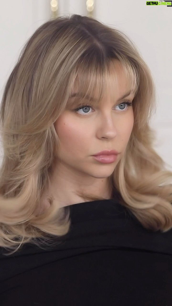Dagi Bee Instagram - Die Nachfrage war RIESIG! π Mein Step by Step Tutorial zur 90βs inspired blowout Frisur die ich aktuell trage π«ΆπΌ Produkte die ich benutze : - Dyson Airwrap - Redken Hitzeschutz : Thermal Spray - Color Wow - Raise the root ( Volumen am Ansatz ) - Lockenwickler ( 64 mm ) #hairinspo #dysonairwrap #90sinspired #blowout #hairroller #bangs #layershaircut