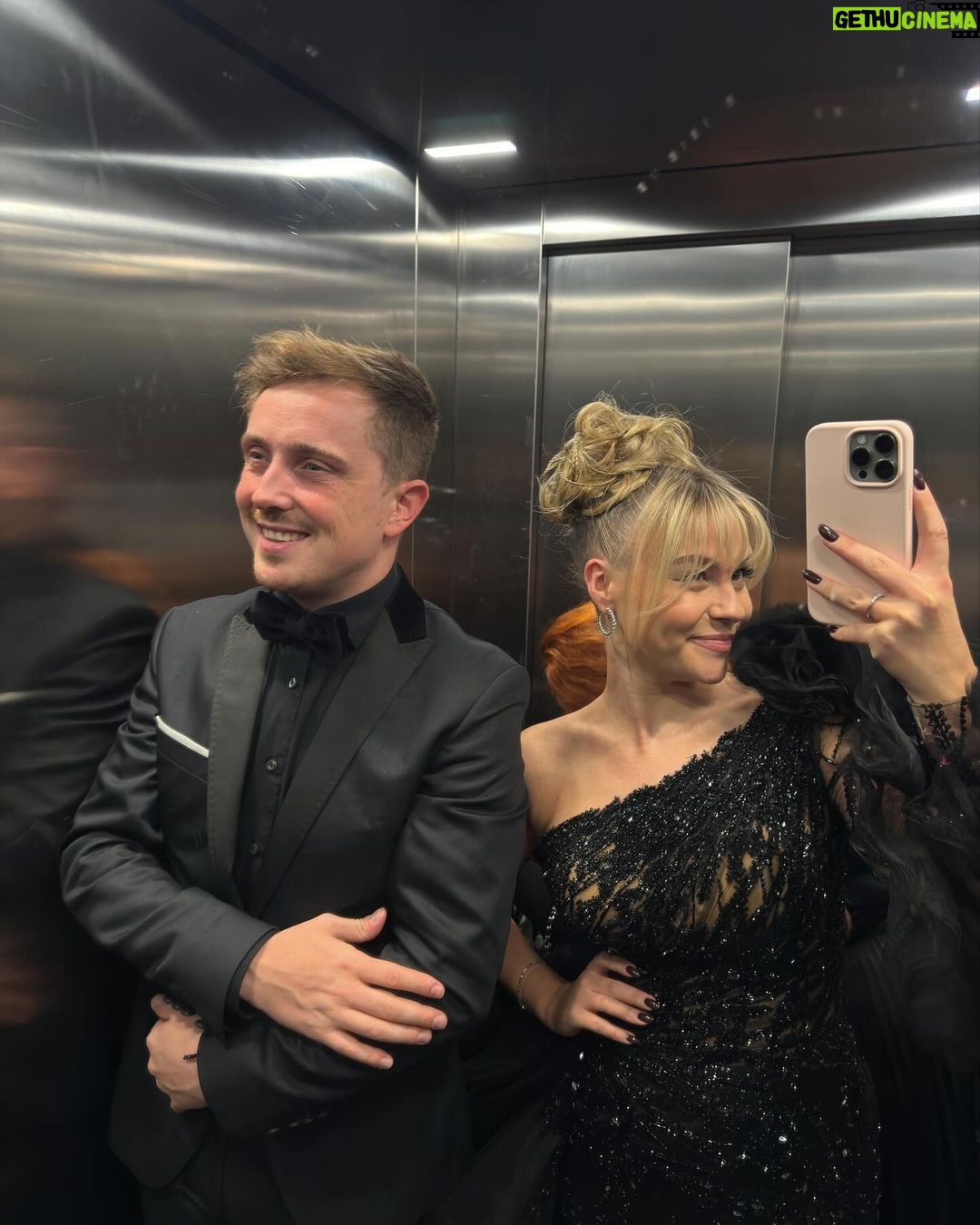 Dagi Bee Instagram - It was a pleasure @bambi_awards ✨ ( Das letzte Foto war mein Mood der Aftershow Party 💃) Munich, Germany