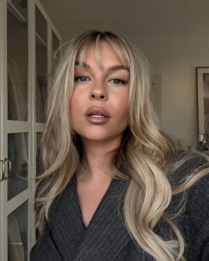 Dagi Bee Instagram - 2024 is about focusing on myself ☁️
Was ist euer Vorsatz für dieses Jahr ? ✨