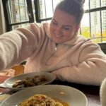 Dagi Bee Instagram - My last weeks recap #44 💕 Foto 1 : Familytime = Qualitytime 💕 Foto 2 : Goal : ab jetzt immer frische Blumen Zuhause ☑️🌸 Foto 3 : Mirrorselfie ( Pulli ist btw. Von LeGer ) Foto 4 : @kaffeemitzitrone Aufnahme-day Foto 5 : musste kurz Probe stehen fürs Licht Foto 6 : Lunch Date mit @tinadzialas 🤍 Foto 7 : so langsam will ich den Pony doch nicht mehr los werden 🙈 Foto 8 : Details von @owies_drink POP UP STORE 🥹 Foto 9 : schon sehr stolz 🥹💕 Foto 10 : wir sehen uns im Store im CentrO, Oberhausen ✨