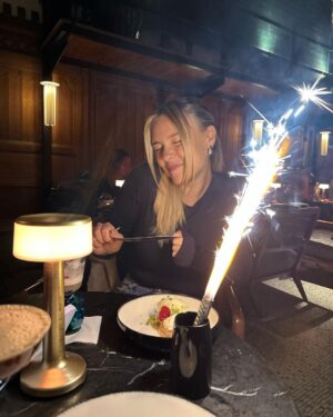 Dagi Bee Instagram - happy and healthy, blessed beyond measure ✨ #29 🍾 ich hatte einen tollen & entspannten Geburtstag 💖 danke an alle die an mich gedacht haben & für all die lieben Glückwünsche zu meinem Geburtstag - ich fühle mich geliebt! 🥹💕