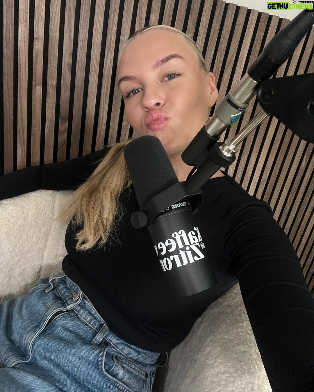 Dagi Bee Instagram - a little glimpse into my last #week36 ☁️ Foto 1 : spontaneous Ibiza trip essentials ✨ Foto 2 : erste @kaffeemotzitrone Aufnahme in unserem neuem Studio & setup ☁️ Foto 3 : - No Rain, No flowers 🌻 Video 4 : Unser Haferdrink Ging endlich in Produktion & haben die Produktion besucht 😭 Foto 5 : Pornstar Martinis 4everrrr Foto 6 : casually looking outside the window Foto 7 : our future home interior 🪴 Video 8 : Spiegelselfies in random Badezimmer & ich 🤝🏼 Foto 9 : @topic im @ushuaiaibiza 🥹 Video 10 : wir alle bei @topic auf der Bühne im ushuaia 🫨 Ibiza, Spain