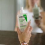 Dagi Bee Instagram – werbung | Worauf achtet ihr, bei eurer Hautpflege? 🫧☁️✨
 
Neben der Textur und einem neutralen Geruch sind für mich vor allem bestimmte Inhaltsstoffe entscheidend. ✨ Die @cerave_de Cleanser enthalten beispielsweise alle 3 essenzielle Ceramide – also Fette, die auch in der Haut selbst vorkommen. Für mich ein wichtiger Inhaltsstoff, den ich schon lange nicht mehr bei meinen Pflegeprodukten missen möchte, da er hilft meine natürliche Hautschutzbarriere zu unterstützen. 🫧

Aber neben den einzelnen Inhaltsstoffen müssen die Produkte perfekt zu deiner Haut passen.

Wenn du wissen möchtest, welcher CeraVe Cleanser am besten für deine Haut geeignet ist, schaue gerne bei meinem neusten Reel vorbei oder lasse dich in deiner Apotheke beraten! 🤍

#cerave #ceraveliebe #ceravedeutschland #skincare #ceravepartner #developedwithderms #ceraveskincare #cleanselikeaderm