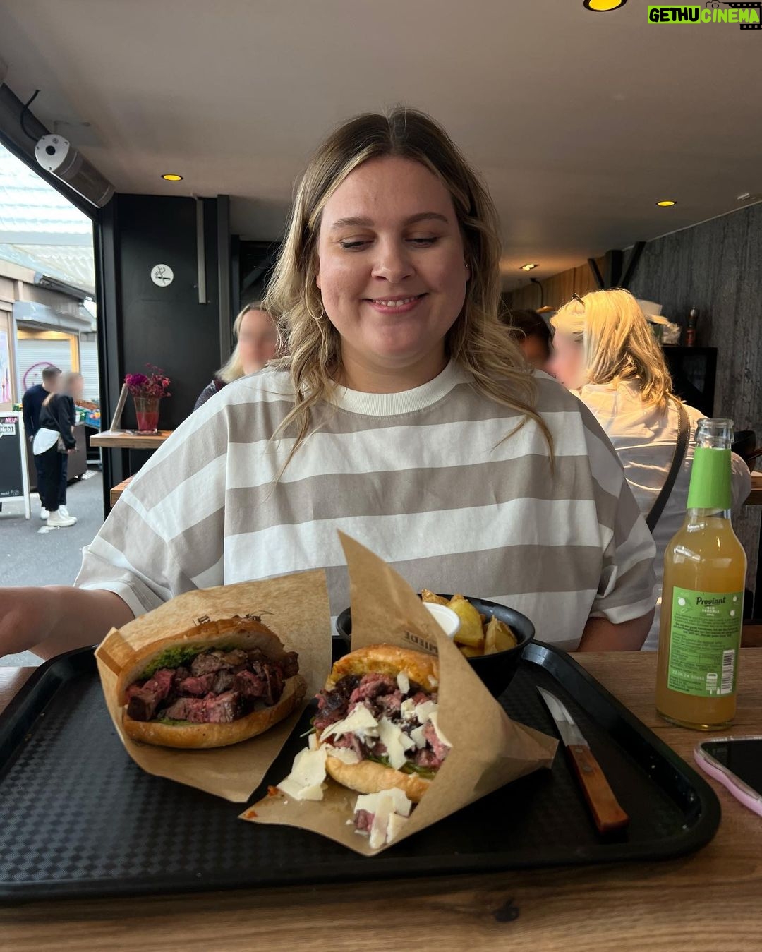 Dagi Bee Instagram - Ah und by the way : Woche 30 war lecker 🤤🍑🍕🥣💕