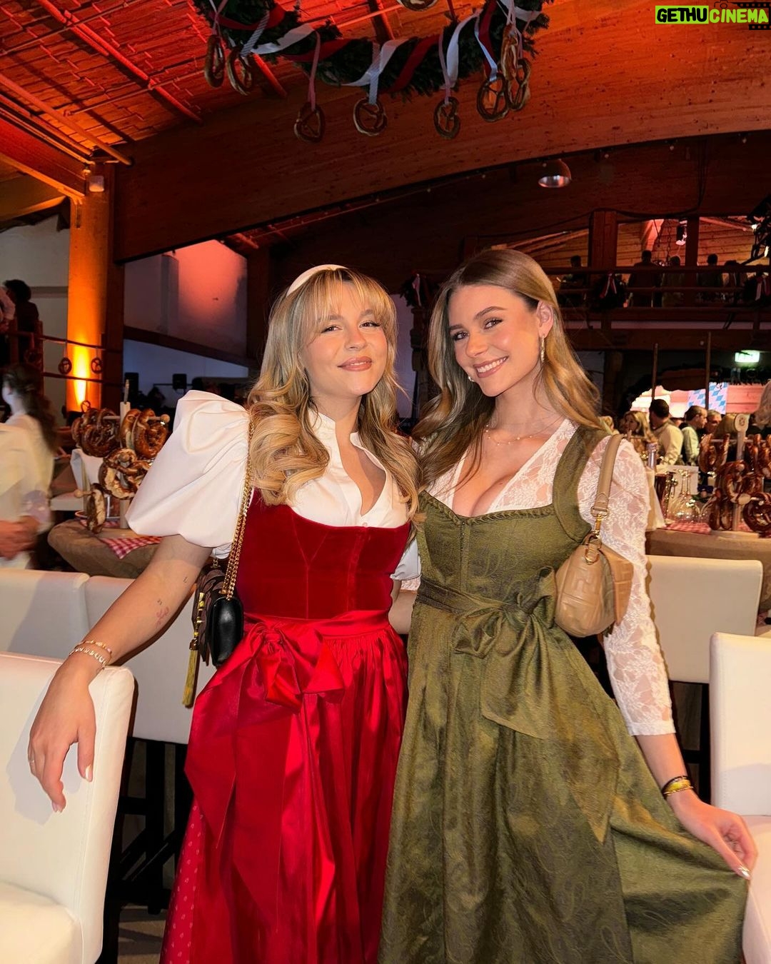 Dagi Bee Instagram - Das erste mal Weißwurstparty im @stanglwirt 🥨♥️🍻 Danke für die Einladung, es war ein Fest ✨| anzeige wegen Markennennung Bio-Hotel Stanglwirt