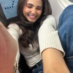 Daisy Shah Instagram - Dil ki mast beat pe ❤️🎶 . . . Denims: @freakinsindia x @viralmantra MUA: @makeupbyvinod . . . #1stflightoftheyear