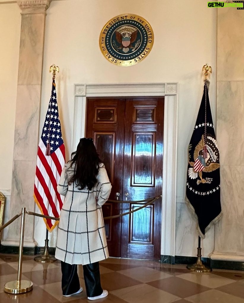 Daisy Shah Instagram - 1st time here! Learnt a lot about history and much more 🇺🇸 . . . #thewhitehouse #iukuk #beingtouristy White House, Washington DC