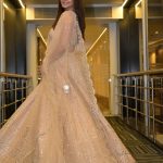 Daisy Shah Instagram - ✨✨✨ . . . Wearing: @chameeandpalak x @viralmantra MuH: @makeupbyvinod . . . #shaadiseason #twirlinalehenga