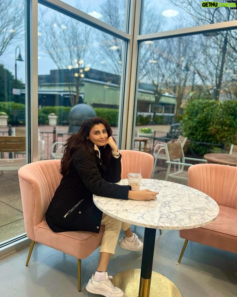 Daisy Shah Instagram - Savoured every sip and each bite 😋 . . . #instagramablecafe #beingtouristy #daisyshah