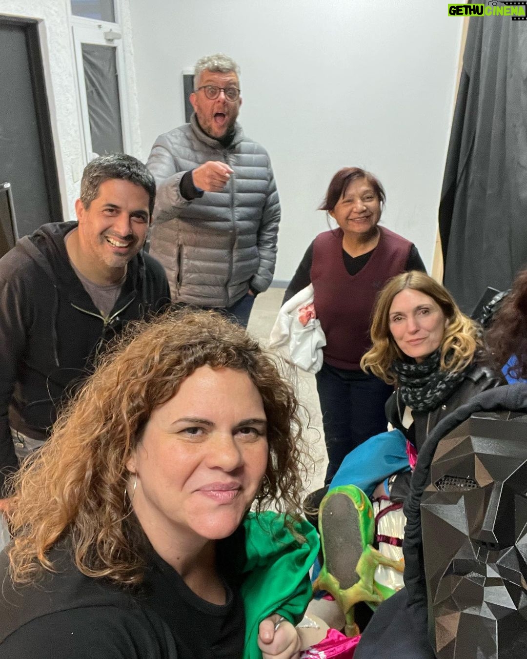 Dalma Maradona Instagram - Que placer fue ser parte de un programa tan espectacular como “Quien es la máscara?” QUE EQUIPO INCREÍBLE SON! De más esta decir que mi foto preferida es la última con gente tan querida que conozco desde Cebollitas! Hermoso volver a Telefe! Gracias por la invitación! 💓