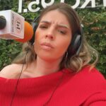 Dalma Maradona Instagram – Y porque lo único que importa es salir bien en la foto! 🤣Ese día habíamos ido todos a PASAPALABRA Y OBVIO GANAMOS! La foto no tiene nada que ver con el texto! 😁La semana pasada fue mi último programa y les quiero pedir disculpas a los oyentes por no haberlo podido comunicar antes, CLARAMENTE NO FUE UNA DECISIÓN MÍA pero bueno! Solo para que entiendan un poco ya después de mi segundo embarazo las cosas en la radio fueron muy desprolijas conmigo, rozando la falta de respeto pero por amor a mi equipo (ellos sabes que fue solo por eso ) y las charlas con Jime y Caye me quede un poco más! Yo volvía de mi licencia a trabajar como correspondía pero los planes en esta radio para mi eran otros! Asiq nada más que decir. Sacando la parte fea quiero agradecerles de todo corazón el cariño,por reírse conmigo por mandarme tantos mjes  y por haber visto alguna serie o peli que les recomendé! Gracias por estar ahí a todos los hermosos oyentes que me llevo en el ❤️! Y a mi equipo por 3 años, gracias por aprendizaje enorme! En resumen Cayetano me llamo para hacer radio en el peor momento de mi vida después de lo de mi papá y mis palabras fueron “yo estoy en el fondo del mar, no tengo nada para darte ni a vos ni a los oyentes! Y el me dijo VENI IGUAL! Vos confía en mi! Le dije que no que aunque su hermana Cami y Keka me habían recomendado y yo no quería fallarte a nadie estaba tan triste que no iba a poder aportarle nada al programa. Cuestión que después de unos días y en mi plan de salir de ese agujero horrible le digo que si, que me sumo Y A PARTIR DE AHÍ FUE TODO HERMOSO! Una escuela de radio por todos lados! 
Yo preparando mi columna con temáticas y bla hasta que entendí que eso era simplemente una excusa para que habláramos! La interacción con los oyentes que me recibieron con tanto amor, Jime tan genia como productora y ayudando para que el contenido siempre sea el mejor y Juli, que me dio el
permiso para hacer esa dupla artística que en algún momento volvera (porque el
público lo re pide 😂😂😂)
Gracias a todos por dejarme jugar! Gracias por enseñarme a hacer radio! Los quiero mucho y siempre que los escuché va a ser un día perfecto!