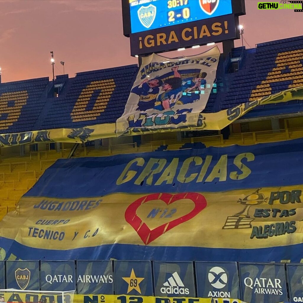 Dalma Maradona Instagram - Gracias por la invitación a ese hermoso homenaje que le hicieron a mi papà ! Gracias desde el presidente de Boca y su comisión directiva,hasta toda la gente que hizo la logística, los que me cruzaron y me demostraron cariño, los que pusieron las banderas, LOS JUGADORES DE BOCA❤️, los de Newell’ s old boys y especialmente Cristian Riquelme! No sabía si iba a poder soportar estar ahí sin el, pero tampoco quería dejar el palco vacío! Hice lo mejor que pude y si bien esta tristeza no se va con nada, les agradezco que lo hayan recordado con tanto cariño y amor genuino! Gracias en nombre de todos sus hijos, sus hermanos Lalo, Hugo,Mary, Lili y sus nietos ❤️