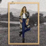 Dalma Maradona Instagram - Tercer look que casi no llego a subir el viernes! Yo creo que me tienen bancar a muerte porque me clave un jean!!! Y botas!!! Que onda ustedes, como vienen con la cuarentena y sacarse el pijama! Obvio look virtual de @camicajg y fondo creativo de la hermo de mi sis @giamaradona ! Jean y campera de @zara
