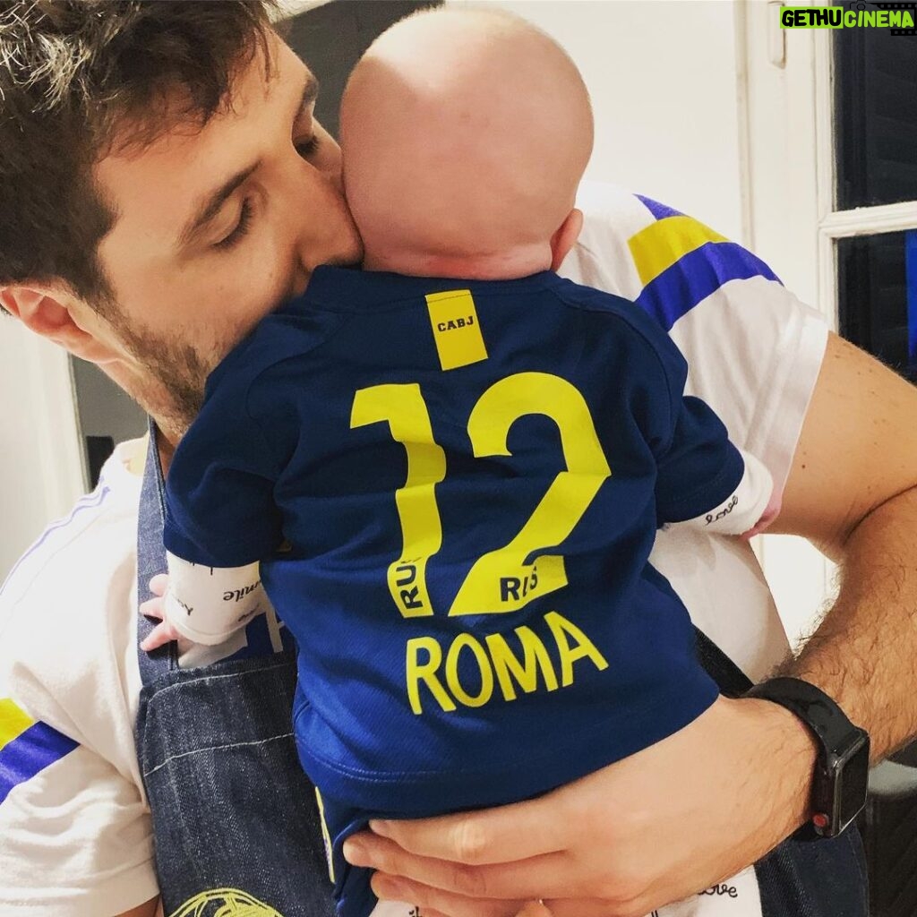 Dalma Maradona Instagram - Hijita hermosa: no entendes el papa potro e increíble que tenes! Feliz día mi amor! Gracias por esta familia! Te amamos! 💛👨‍👩‍👧💙