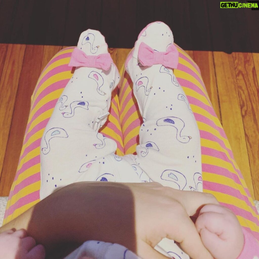 Dalma Maradona Instagram - Cuando festejas tus 3 meses en pijama agarradita de la mano de mamá ! ❤️