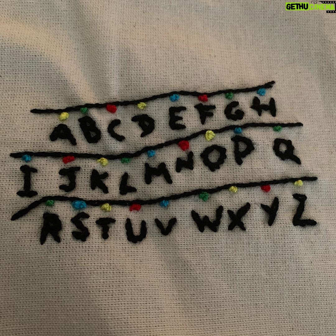 Dalma Maradona Instagram - El primer almohadón bordado por mi para el amor de mi vida! “Stranger things” para Benjamin! ❤️