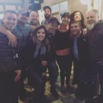 Dalma Maradona Instagram - Estos son los genios y genias que me aguantan todos los días!!!! A algunos los conozco de Cebollitas y otros me aguantan hace menos tiempo!!!🤣! Ellos hacen que una novela sea posible pero nunca aparecen por eso los escrache en la foto!!! Falta el director que se rumorea que no me aguanta mucho por eso no poso con nosotros!!!! 😂😂😂 #campanas