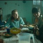 Dalma Maradona Instagram – Estas son algunas de las personas por las que hoy soy como soy. Mi mamá, mi papá, mi hermana, mi ahijado, mi abuela, mis hijas. Personalmente no creo que existan familias perfectas, mi familia está hecha a mi medida. Perfecta en su imperfección. Pienso en todo lo que vivimos y sin duda esas experiencias me han construido para ser lo que soy hoy.
Este finde estuve viendo #Barrabrava la nueva serie de @primevideolat y me puse a pensar en ellos. En la incondicionalidad mutua que sentimos. Siempre fue estar ahà el uno para el otro, cueste lo que cueste.
Puedo ver en Gladys, la abuela de la serie, a mi mamá dando amor de a montones cuando las cosas no están de lo mejor. Me copé con todos los personajes porque no son 100% buenos ni 100% malos. Son humanos por sobre todas las cosas.
Ya están disponibles todos los capÃtulos y podés ver el primero gratis para ver si te copa tanto como a mi! Estoy segura que si!