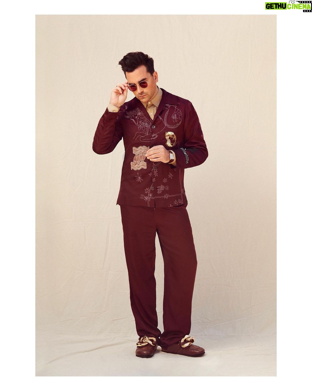 Dan Levy - 279.3K Likes - Sometimes you gotta switch it up mid-show! Thank you @driesvannoten for dressing me up in (lucky) star signs! ✨ #sagawards @sagawards
Photo credit: @mattymarty
Styling: @ecduzit @maddielouviere
Grooming: @milesjeffrieshair
Accessoriesss: @cartier @jw_anderson @dleyewear
@42west @meganzehmer