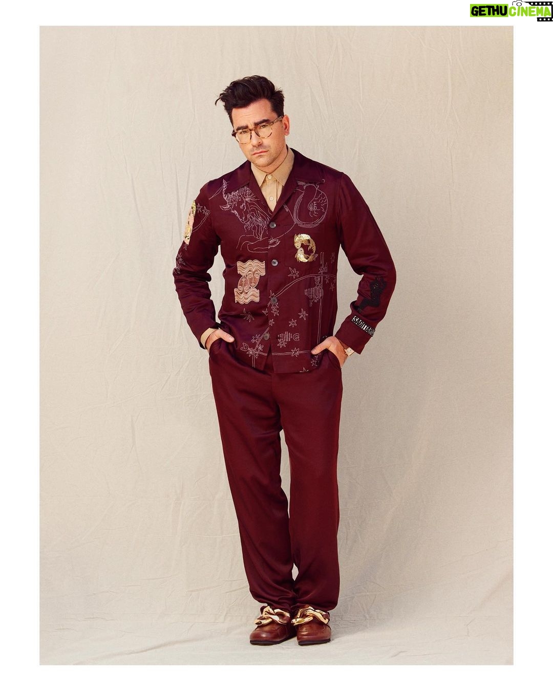 Dan Levy - 279.3K Likes - Sometimes you gotta switch it up mid-show! Thank you @driesvannoten for dressing me up in (lucky) star signs! ✨ #sagawards @sagawards
Photo credit: @mattymarty
Styling: @ecduzit @maddielouviere
Grooming: @milesjeffrieshair
Accessoriesss: @cartier @jw_anderson @dleyewear
@42west @meganzehmer