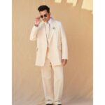 Dan Levy Instagram - Custom cream dream courtesy of @therow. Sending lots of love to our cast tonight. Good luck, team!💫#sagawards @sagawards 📷: @mattymarty Styling: @ecduzit @maddielouviere HMU: @milesjeffrieshair Wardrobe: @therow @maxfieldraymond @nikoturko @cartier 🦊: Redmond Levy Big ♥️ to @meganzehmer @42west