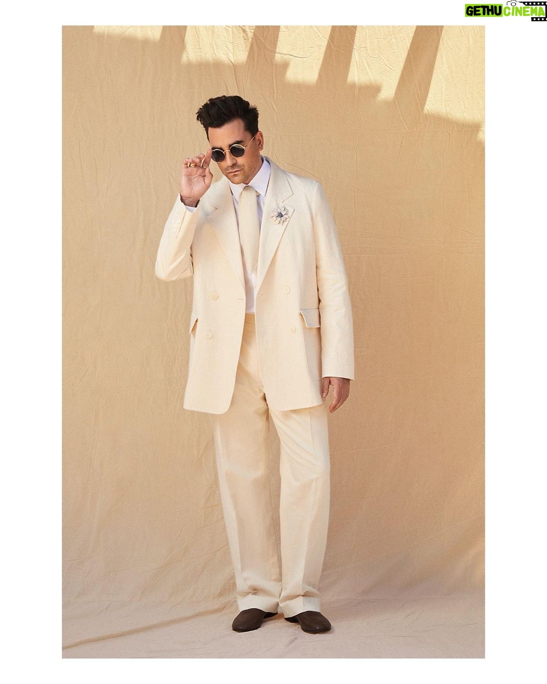 Dan Levy - 598.5K Likes - Custom cream dream courtesy of @therow. Sending lots of love to our cast tonight. Good luck, team!💫#sagawards @sagawards
📷: @mattymarty
Styling: @ecduzit @maddielouviere
HMU: @milesjeffrieshair
Wardrobe: @therow @maxfieldraymond
@nikoturko @cartier
🦊: Redmond Levy
Big ♥️ to @meganzehmer @42west