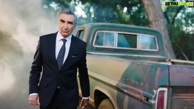 Dan Levy Instagram - The new season is just a high five away! Jan 8 in π¨π¦/Jan 16 in πΊπΈ