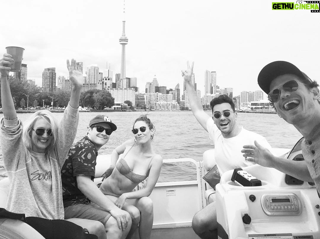 Dan Levy Instagram - We had a nice day. (📸 @salva_terrore)