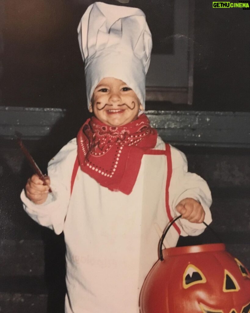 Dan Levy Instagram - My kindergarten report card described me as a “good student who often took more than his fair share at snack time”. Little did I know that my love of food and this Chef costume would one day lead me to The Big Brunch. It’s a show that comes out tomorrow/today/Thursday on @hbomax and in Canada on @cravecanada depending on where you are when you read this. I’m posting a lot about it because I believe in it a lot. And I hope you all enjoy it as much as we enjoyed making it. It’s a real heart warmer!