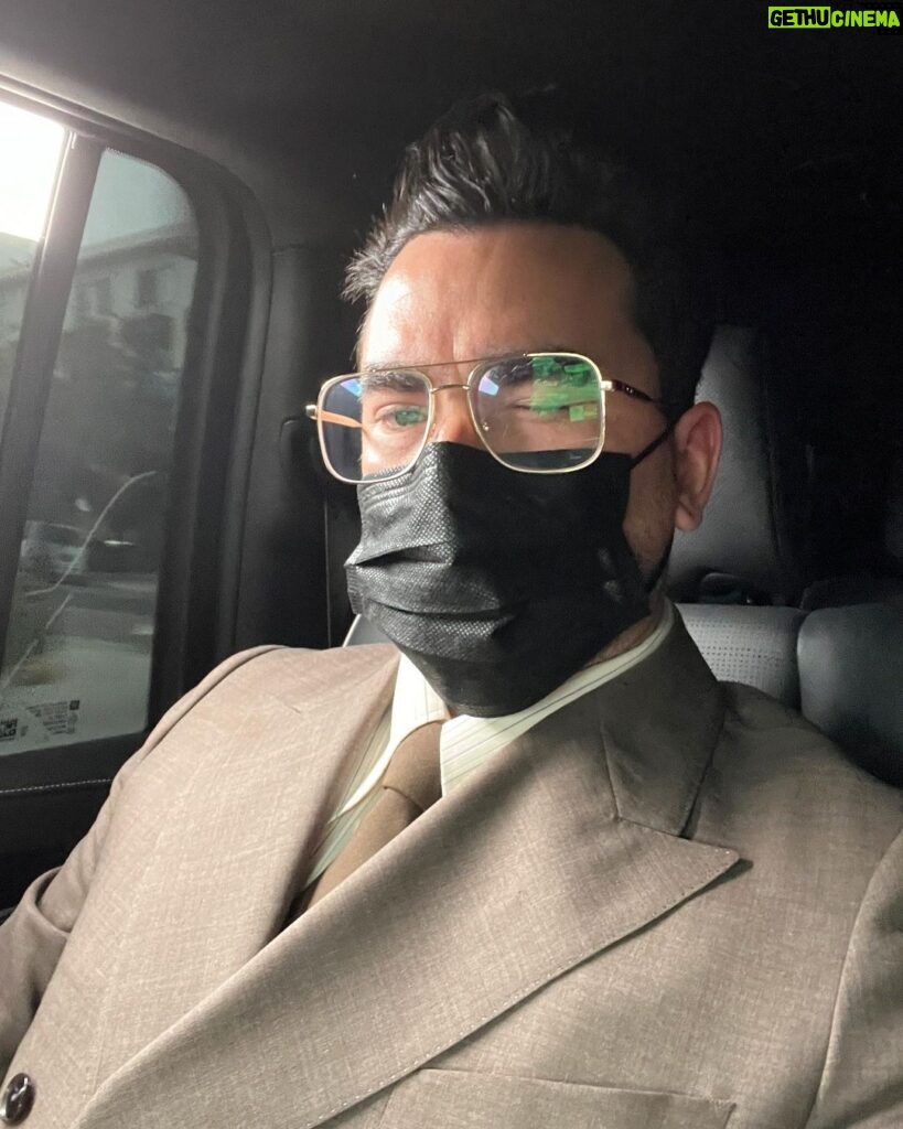 Dan Levy Instagram - Feel like flirting with anti-maskers tn. 🫠