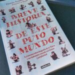 Dani Rovira Instagram – #BreveHistoriaDeEstePutoMundo de #DanielSamperPizano 

“La estremecedora biografía de la Tierra y sus habitantes contada con humor y perplejidad”

Muy entretenido porque consigue lo que se propone. Un somero repaso por los acontecimientos históricos del planeta Tierra desde el Big Bang hasta nuestros días. Ahondando más en algunos que en otros, pero siempre con rigor y unas dosis de humor elevadas. Me he divertido, he recordado cosas que naufragaban en carpetas perdidas de mi memoria y he aprendido mucho. Se lee fácil y su narrativa engancha. 

#supoquicodelectura 
#RoviraReadings
