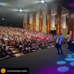 Dani Rovira Instagram - • @manquitaproduc Todo un placer abrir esta nueva edición del @fesjaja Gracias Mallorca por abarrotar el teatro para ver a @arturogcampos y a @danirovira @javitatay3 @mr.guis @cew.management #miañofavorito