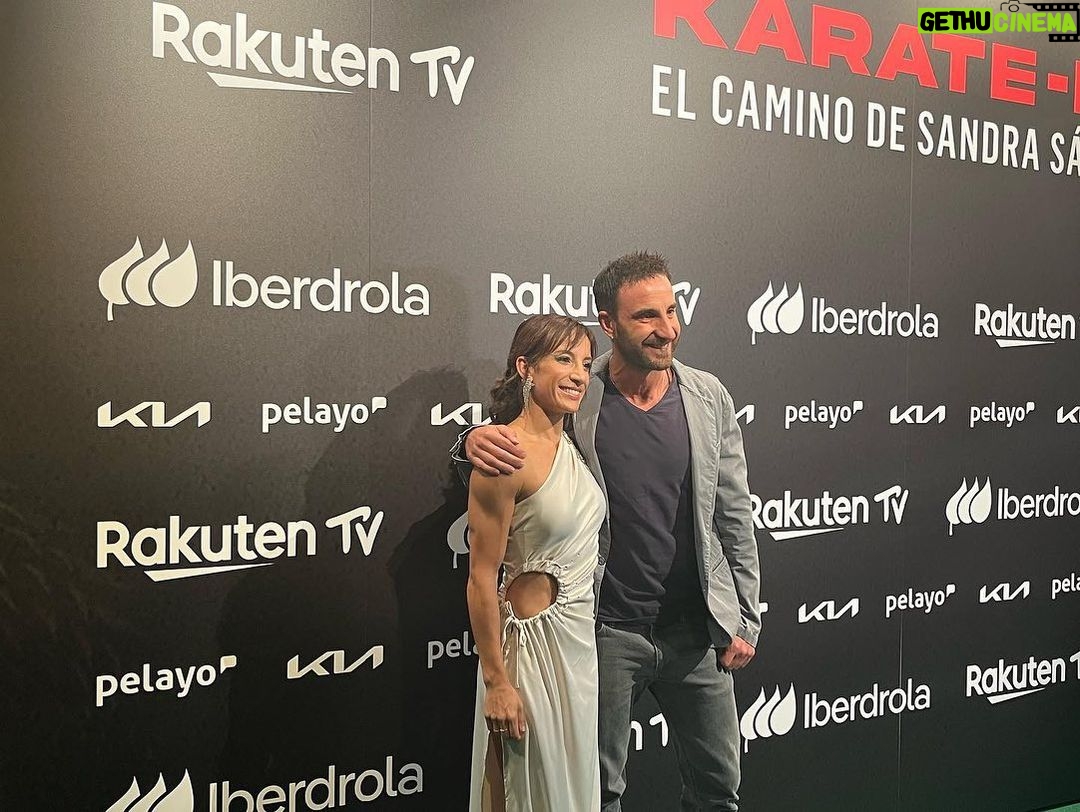 Dani Rovira Instagram - Hoy hemos asistido a la premier del documental de @sandrasankarate KARATE DO El Camino De Sandra Sánchez. No tengo palabras para describir a este extraordinario ser humano. Pronto en @rakutentv_es