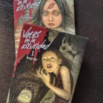 Dani Rovira Instagram - #VocesEnLaOscuridad 1 y 2 de #JunjiIto Decir manga de género terror es decir Junji Ito. Ya devoré #AulaDemoniaca y #FragmentosDelMal (@tomasada devuélvemelo, asqueroso) y esta selección de relatos de terror es deliciosa y divertidísima. Sí, a los que nos gusta el terror y las historias perturbadoras de ficción, nos llegan a parecer hasta divertidas, de lo enrevesado de la cabeza de este hombre. Relatos como “Glicérido”, “Los enraizados”, “Espectros en la biblioteca” son espectaculares. Siempre encuentra la manera de sorprenderme y ahondar más en las variables que nos da el mal y la oscuridad. Si esas mentes son destinadas a hacer arte en sus cómics, oye, miel sobre hojuelas. Además, si buscáis en google su cara, es que tiene cara de buena gente y de no haber roto un plato en su vida 😂 A los fans del género, echadle un ojo…ya me contaréis. #SuPoquicoDeLectura #RoviraReadings