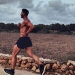 Dani Rovira Instagram – No sé si es porque estoy entrenando ya bajando el sol, o porque está nublado y no hay mucha luz, o porque no valgo ni pa estar enterrao, pero las fotos de hoy son, digamos : “alipóricas”. 

Pero voy a subir las 4 que mejor han salido. Se admiten comentarios, incluidos los burlescos. 

Cuál es tu infrapreferida?? 

#supoquicodedeporte 

Pd. Sólo he subido tres, la última es del típico chalao ectoplasmático chupacámara. 🤷🏻‍♂️