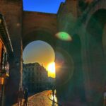 Dani Rovira Instagram – Tus calles mil veces pisadas me siguen enamorando como la primera vez. Pero te vivo como si, cada vez, fuera la última. 
#Granada ♥️