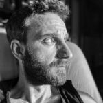 Dani Rovira Instagram - Una vez alguien me propuso: Si ves a un esclavo durmiendo y soñando que es libre, ¿lo despertarías? Pues en esas estamos… (La foto…pues nada que ver, pero me apetecía subirla)