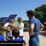 Dani Rovira Instagram – • @fundacionochotumbao Qué inmensa es la felicidad que sentimos cuando la energía puesta en una causa se materializa en la realidad. 💫 ¡Justo lo que hemos vivido con @salvandopeludos_elcampito! 🐗🐶 

Nuestros patronos @danirovira y @d10solano han visitado las instalaciones recién ampliadas gracias a la recaudación del espectáculo solidario ‘Faltándonos al respeto’. 🎭 

Podríamos hablar de la cantidad recaudada -8.027 euros, ¡GRACIAS! 🙌-, pero el significado es mucho mayor: bienestar y seguridad para decenas de animales. 🐈

Gracias a nuestros amigos del alma @arturogcampos, @jj_vaquero e @inakiurrutia por subirse al escenario con nuestro cofundador y hacer magia desde el humor y la solidaridad. 🫶

En estas 📷 podéis ver un poquito más de esta visita. 🧡 ¡GRACIAS por ayudarnos una vez más a ayudar!

#Ochotumbao