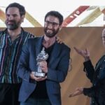 Dani Rovira Instagram – Recibir un premio siempre es una alegría, pero también una responsabilidad y un acicate para seguir trabajando con pasión, respeto y mucho amor en esta profesión tan maravillosa. 

Gracias al Festival de #LAlfásDelPi por hacerme merecedor de él. Qué maravilla de Festival. 35 años y espero que infinitos más. 

Gracias a @luislarrodera por su cariño y entrega, a @jorgeuson y @arturogcampos por acompañarme para entregármelo y agasajarme con palabras bonitas, abruptas y embarazosas. Gracias a Petra Martínez y Yolanda Flores, porque compartir galardón con gente de su talla le da mucho más valor a estos premios. Seguimos…