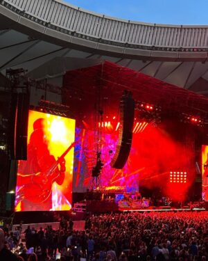 Dani Rovira Instagram - Ayer los @gunsnroses lo dieron absolutamente todo. 
Y esas tres horas y media, fui feliz. 
#Patience