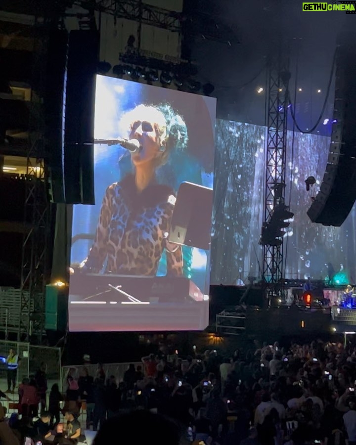 Dani Rovira - 15K Likes - Ayer los @gunsnroses lo dieron absolutamente todo.
Y esas tres horas y media, fui feliz.
#Patience