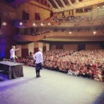 Dani Rovira Instagram – • @manquitaproduc Que bien nos lo hemos pasado estos dos días por tierras asturianas. Gracias al público de Gijón y de Avilés por abarrotar ambos teatros. Enormes como siempre @danirovira y @arturogcampos 
Gracias a @javitatay3 por ir a los mandos y a @etiquetanegra_producciones por cuidarnos tanto.

#miañofavorito😍
