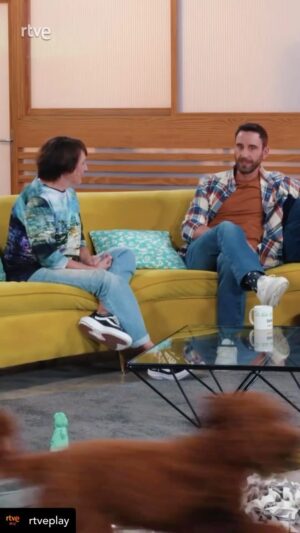 Dani Rovira Instagram - Mañana en @rtveplay segundo programa con @portimarti y su compi #Eduardo. 

Esperamos que lo disfrutéis tanto como el primero. 🐕 ♥️