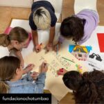 Dani Rovira Instagram – • @fundacionochotumbao Y si os decimos que… 🎉 ¡¡HOY ES NUESTRO ANIVERSARIO!! 🎂 Nacimos en los teatros para ayudar, 🧡 y hoy lo celebramos contándoos un proyecto que nos hace especial ilusión: @actuaemocion. 

Ya forman parte de él @aldeasinfantiles_es y ahora se suma @altamareducacion, con programas educativos de teatro en #Málaga📍para impulsar el desarrollo social de niños, niñas y jóvenes. 

El resultado: una iniciativa de un gran impacto social impregnada de valores como la convivencia, el respeto y la creatividad. 🎭 

Gracias por estar ahí y por ayudarnos a hacer realidad este sueño. 🥹🫶 ¡¡Seguimos!! 

Si quieres apoyar este proyecto, puedes hacer tu donación en la campaña abierta en nuestra web 👉 https://www.ochotumbao.org/causa/actua-emocion-escenica-teatro-ayudar-jovenes-malaga/

#Ochotumbao