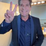 Daniel Instagram - Alguém viu um príncipe por aí? 👀 O @cantordaniel vai fazer uma participação pra lá de especial no #TheVoiceBrasil, e eu aproveitei pra bater um papo cheio de lembranças especiais com ele! Quem por aí foi #TimeDaniel? ❤️ Não perca hoje depois de ‘Terra e Paixão’, na @tvglobo, a apresentação dele é muito mais! 🎤 ✨