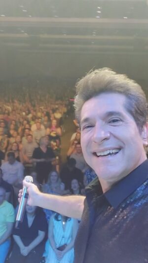 Daniel Instagram - #SelfieDoDaniel | De ontem pra aquecer o coração e pra lembrar que hoje ainda tem mais um show aqui em Ribeirão Preto/SP ❤️🌹
. . . 
#DanielNaEstrada #Daniel40Anos #DanielCelebraJoãoPauloeDaniel #ProduçãoDaniel