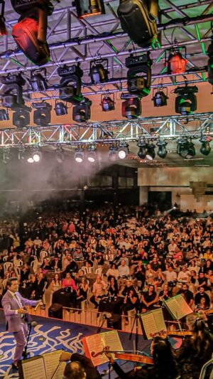 Daniel Instagram - #SelfieDoDaniel | Essa aqui especial de ontem ainda lá em Botucatu/SP ❤️🌹
. . . 
#DanielNaEstrada #Daniel40Anos #DanielCelebraJoãoPauloeDaniel #ProduçãoDaniel