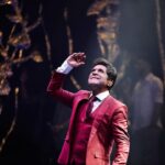 Daniel Instagram - Nosso agradecimento a cada um de vocês que estiveram presentes e tornaram o nosso show tão especial durante a volta da turnê. Foi uma noite incrível, e isso se deve em grande parte à energia positiva que recebemos. Confira no Facebook e Site [link na bio] o álbum completo e repleto de momentos inesquecíveis do show de Sorriso/MT!! ❤️🌹 Fotos: Vandinho Tellis . . #DanielNaEstrada #Daniel40Anos #DanielCelebraJoãoPauloeDaniel #ProduçãoDaniel Sorriso MT